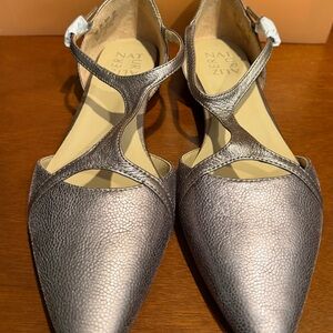 Naturalizer Metallic Gray/Pewter Heels